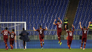 roma-saluta-curva-vuota