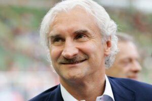 Fußball - Bayer-Sportdirektor Rudi Völler