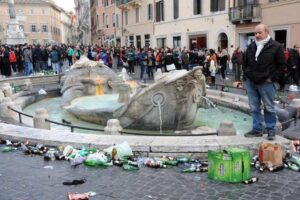 LAZIO-BORUSSIA: PIAZZA DI SPAGNA ASSEDIATA DA CURVA ULTRAS foto proto