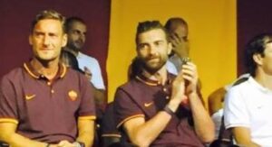 totti-de-sanctis-short