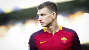 Foto LaPresse - Spada 22 agosto 2015 Verona ( Italia) Sport Calcio Hellas Verona - As Roma Campionato di Calcio Serie A TIM 2015 2016 - Stadio " Bentegodi " Nella foto: dzeko Photo LaPresse - Spada 22 August 2015 Verona ( Italy) Sport Soccer Hellas Verona - As Roma Italian Football Championship League A TIM 2015 2016 - " Bentegodi " Stadium In the pic: dzeko