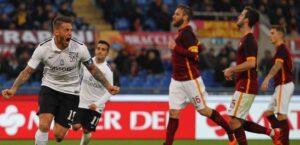 ROME, ITALY - NOVEMBER 29: German Denis of Atalanta BC celebrates after scoring the team's second goal from penalty spot during the Serie A match between AS Roma and Atalanta BC at Stadio Olimpico on November 29, 2015 in Rome, Italy. (Photo by Paolo Bruno/Getty Images)