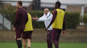 ROME, ITALY - JANUARY 14: New coach of AS Roma Luciano Spalletti leads his first training session on January 14, 2016 in Rome, Italy. (Photo by Luciano Rossi/AS Roma via Getty Images)