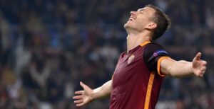 AS Roma's Edin Dzeko celebrates after scoring the 2-0 goal during the UEFA Champions League group E soccer match between AS Roma and Bayer Leverkusen at the Olimpico stadium in Rome, Italy, 04 November 2015. ANSA/ETTORE FERRARI