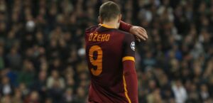 Roma's forward Edin Dzeko reacts during the Champions League round 16 match held at Santiago Bernabeu stadium in Madrid, Spain, 8 March 2016. EFE/Kiko Huesca