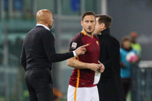 Roma's coach Luciano Spalletti (L) and Roma's captain Francesco Totti during the Italian Serie A soccer match AS Roma vs Bologna FC at Olimpico stadium in Rome, Italy, 11 April 2016. ANSA/ALESSANDRO DI MEO