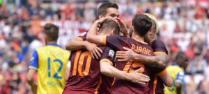 Foto Alfredo Falcone - LaPresse 08/05/2016 Roma ( Italia) Sport Calcio Roma - Chievo Verona Campionato di Calcio Serie A Tim 2015 2016 - Stadio Olimpico di Roma Nella foto:esultanza roma Photo Alfredo Falcone - LaPresse 08/05/2016 Roma (Italy) Sport Soccer Roma - Chievo Verona Italian Football Championship League A Tim 2015 2016 - Olimpico Stadium of Roma In the pic:roma celebrates