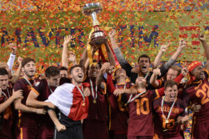 Foto LaPresse - Daniele Badolato 04/06/2016 Reggio Emilia ( Italia) Sport Calcio Final Eight Primavera TIM Finale Roma vs. Juventus Nella foto: premiazione Photo LaPresse - Daniele Badolato 04 June 2016 Reggio Emilia ( Italy) Sport Soccer Final Eight Primavera TIM Final Roma vs. Juventus In the pic: victory ceremony