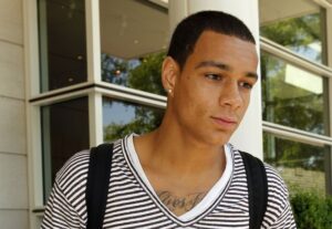 Amsterdam 4 juni 2010 Spelers Nederlands elftal melden zich bij het Hilton Hotel voor de laatste vriendschappelijke wedstrijd voor het WK. Gregory v d Wiel met een Buddha to Buddha armband Peter Smulders bv