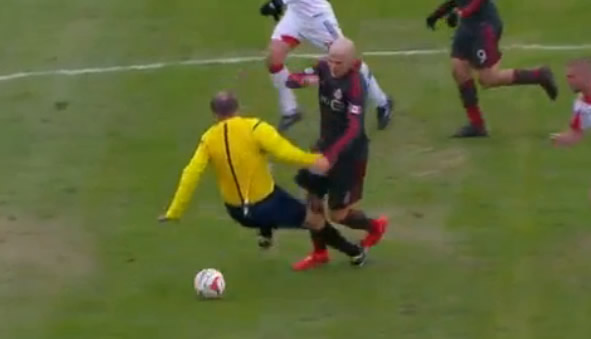 bradley-travolge-arbitro