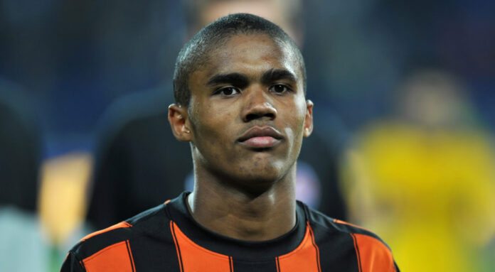 douglas-costa