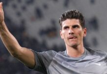 Roma stuzzicata da Mario Gomez
