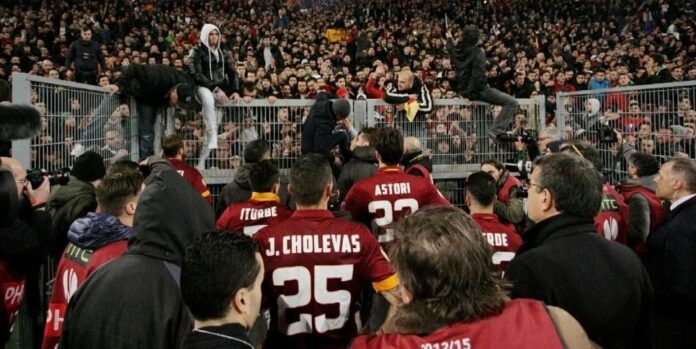 roma-fiorentina-squadra-curva
