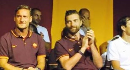 totti-de-sanctis-short