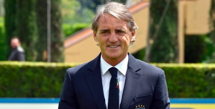 TOPSHOT-FBL-ITA-MANCINI-PRESSER