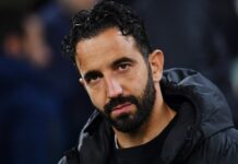 Manchester United, caos totale: esonerato Amorim, Fletcher ad interim. E Zirkzee…