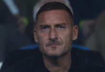 Totti: “Mi vergogno dello sputo a Poulsen, gesto indegno. Il mio addio? Colpa della società. Vennero a casa mia a dirmi che…” (VIDEO)